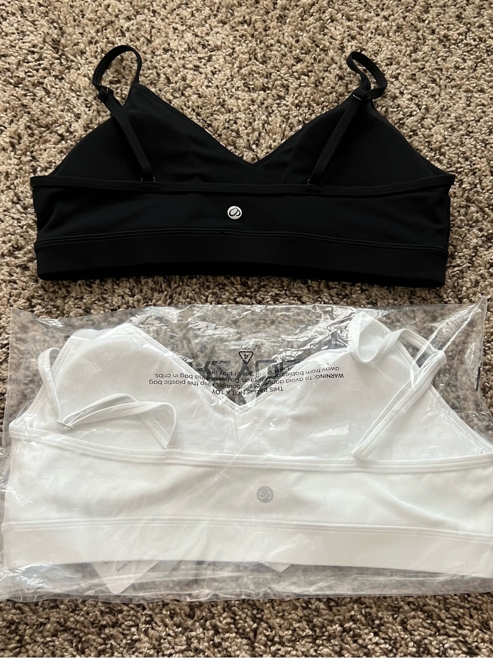 CRZ YOGA Black and White Butterluxe V-Neck Sports Bras - Set of 2 - Picture 2 of 10